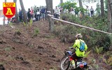 Xem những tay đua mô tô trình diễn ở Cao nguyên đá Hà Giang
